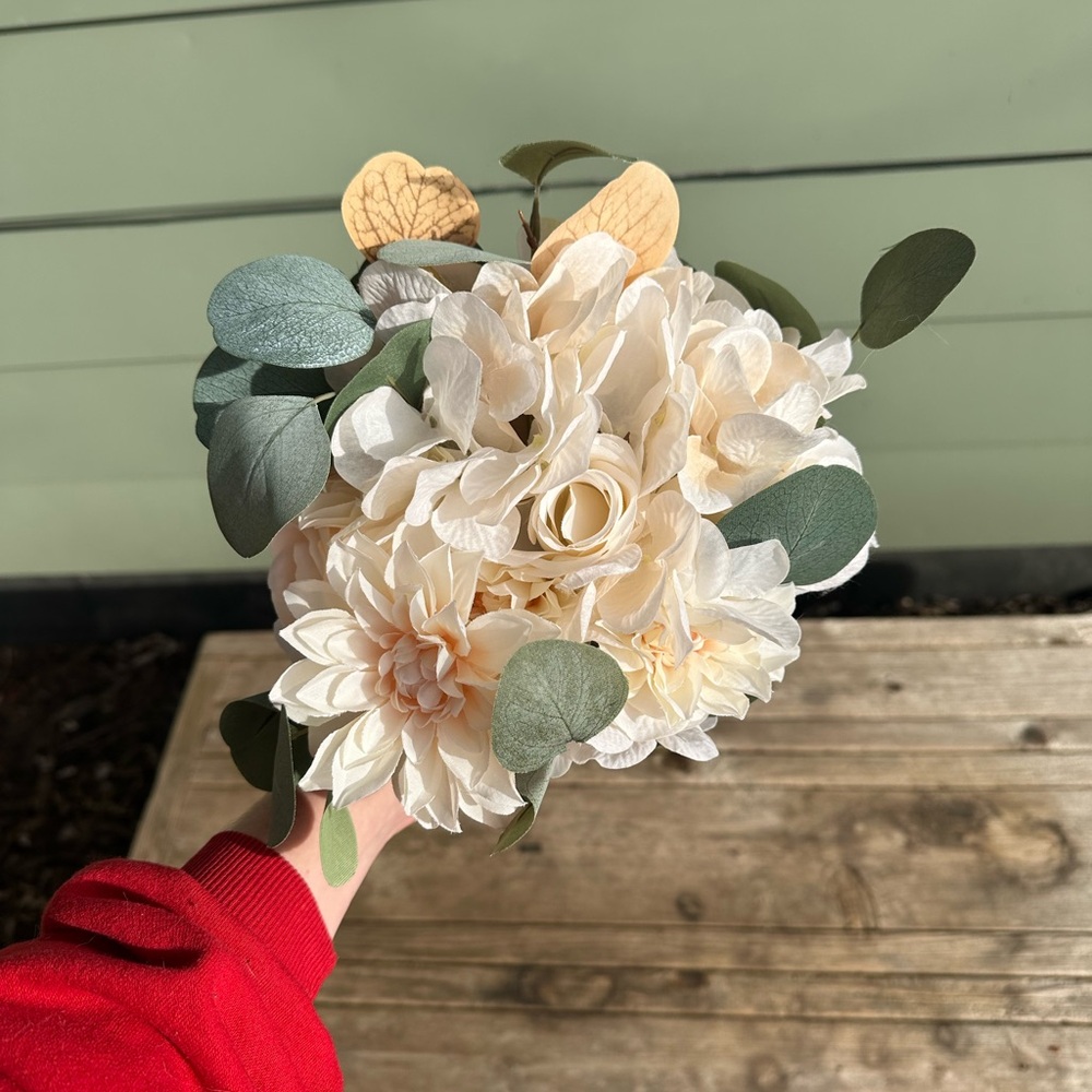 Neutral Tone Bridal Bouquets - Picture 6 of 14